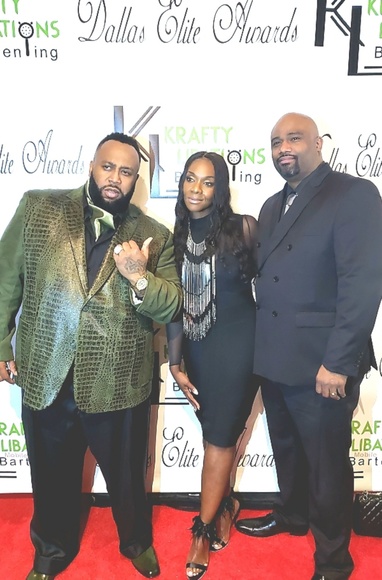 !!❤⭐Welcome to Slay It Again Luxe❤⭐ - Picture 5 of 6